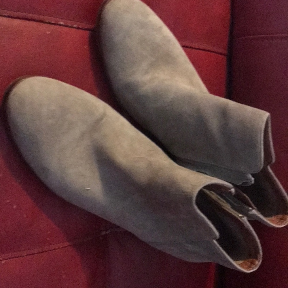 Size 9 Sam Edelman beige booties